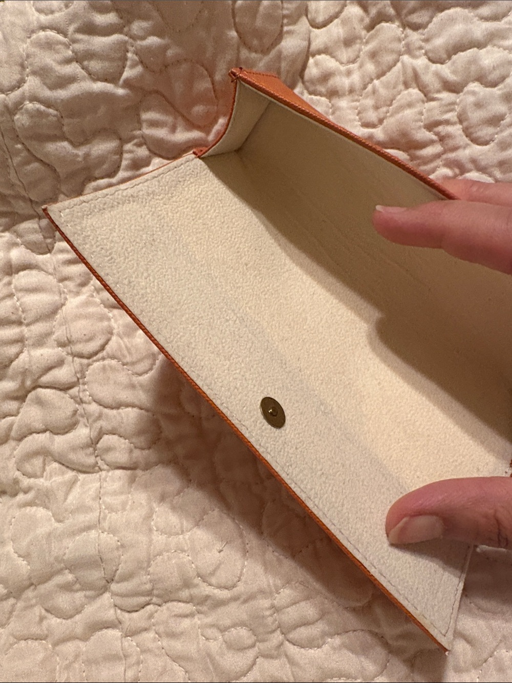 Tory Burch Orange Saffiano Leather Eyewear Case with Gold Logo - Picture 3 of 3